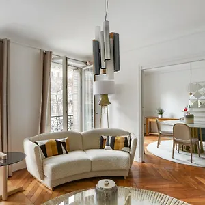 2 Bedroom Luxurious Next To Arc De Triumphe Paris